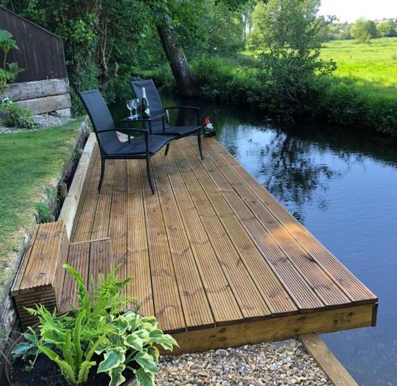 Waterfield House B&b