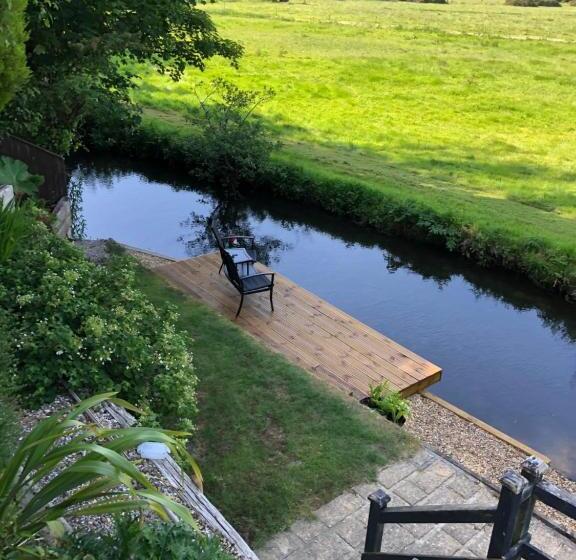 Waterfield House B&b