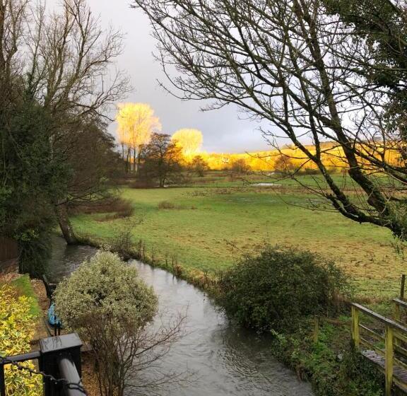 Waterfield House B&b