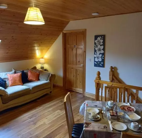 Aamiaismajoitus (B&B) A New U Country Cottage