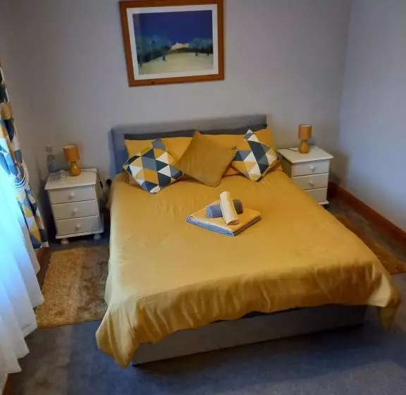 Aamiaismajoitus (B&B) A New U Country Cottage