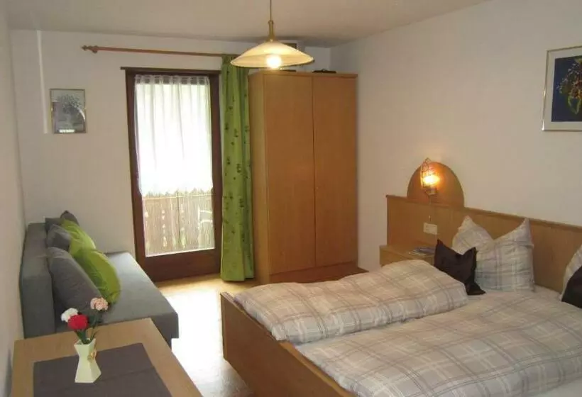 Aamiaismajoitus (B&B) Ferienhaus Grünfelder