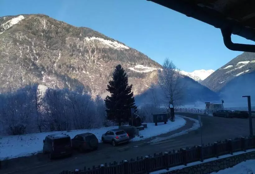 Hotelli Garni Schwarzenstein