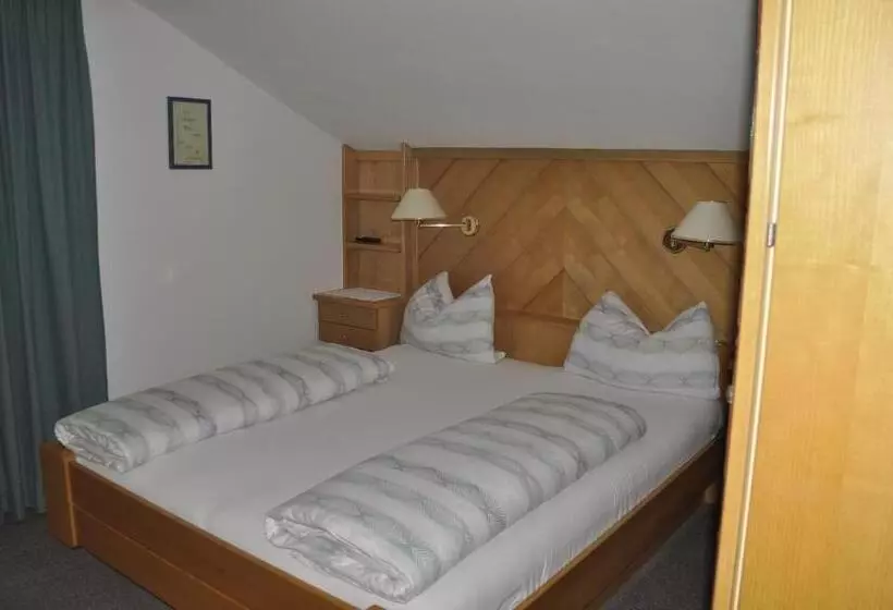 Hotelli Garni Schwarzenstein