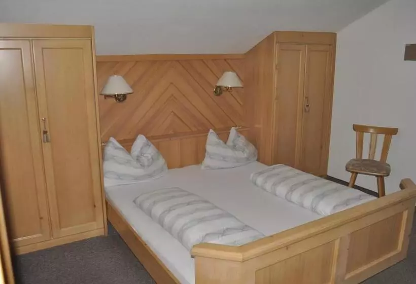 Hotelli Garni Schwarzenstein