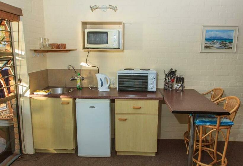 بنسيون Bikini Beach Villas