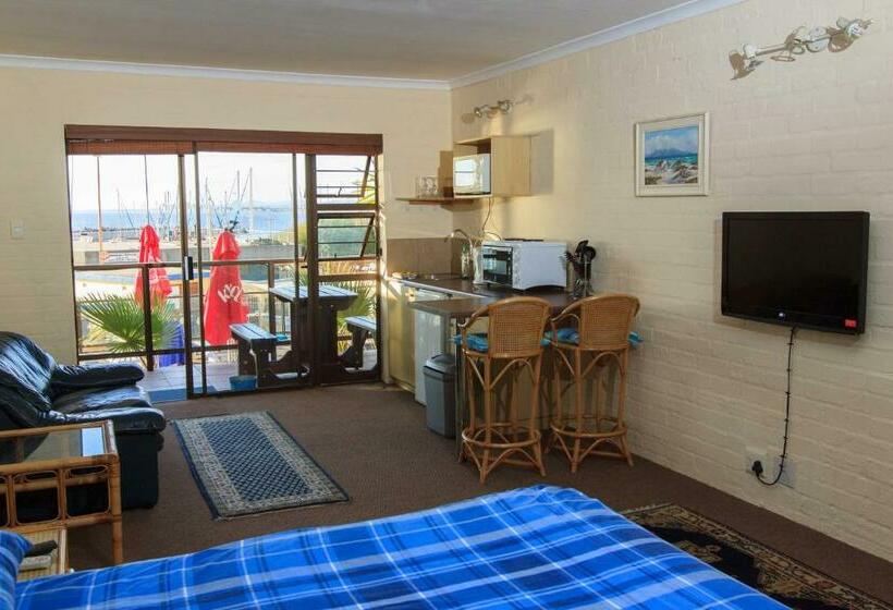 بنسيون Bikini Beach Villas