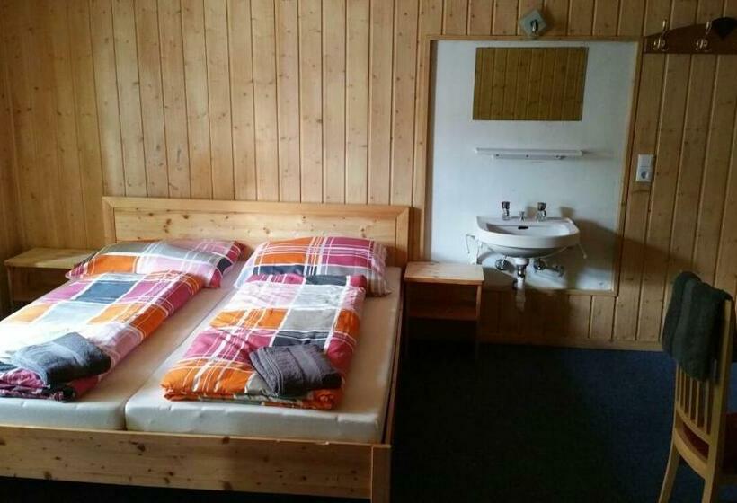 Pensionat Gasthaus Tisis