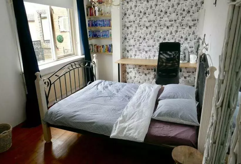 Silver Moon Bed & Breakfast