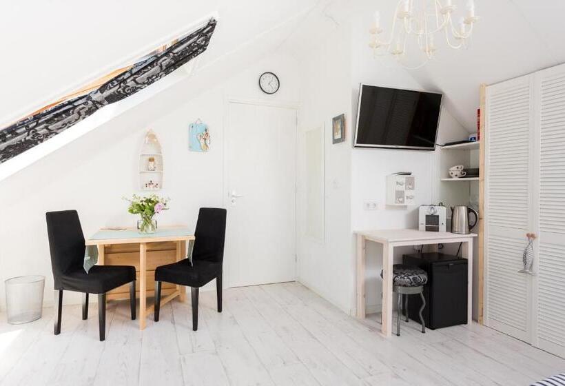 Silver Moon Bed & Breakfast