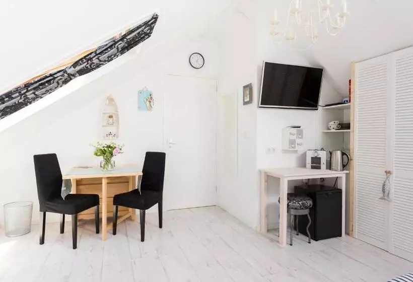 Silver Moon Bed & Breakfast