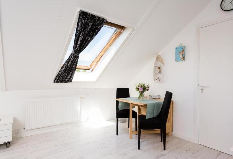 Silver Moon Bed & Breakfast