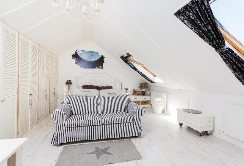 Silver Moon Bed & Breakfast