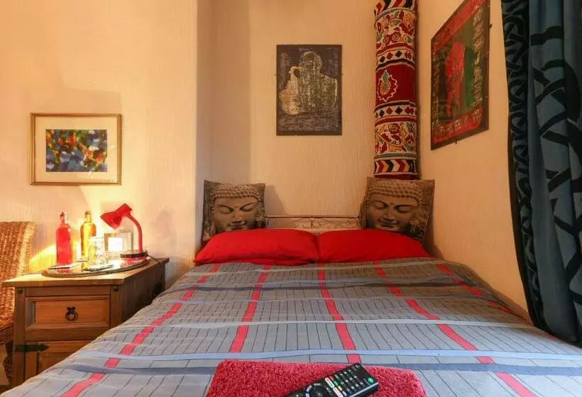 ベッドアンドブレックファースト Bradford Digs