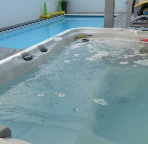 مبيت وإفطار Domaine De Meigne