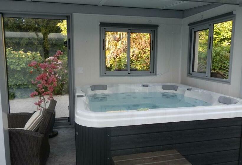 مبيت وإفطار Domaine De Meigne