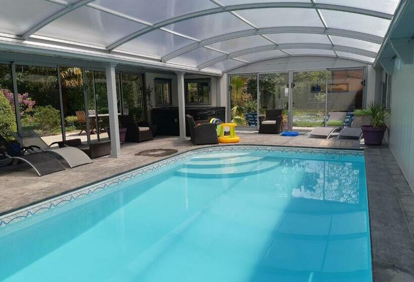 مبيت وإفطار Domaine De Meigne