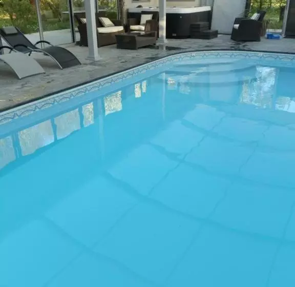 ベッドアンドブレックファースト Domaine De Meigne