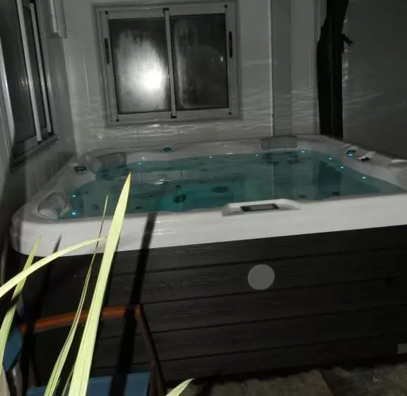 ベッドアンドブレックファースト Domaine De Meigne