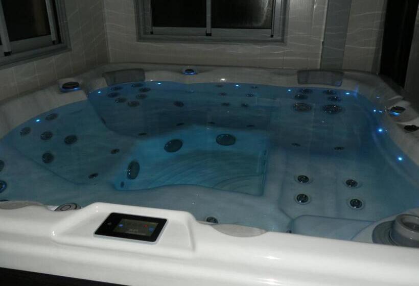 مبيت وإفطار Domaine De Meigne