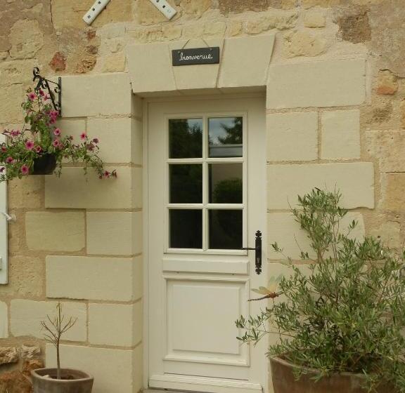 مبيت وإفطار Domaine De Meigne