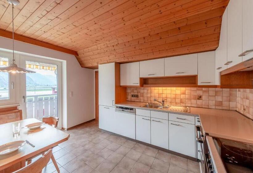 تختخواب و صبحانه Haus Stolz