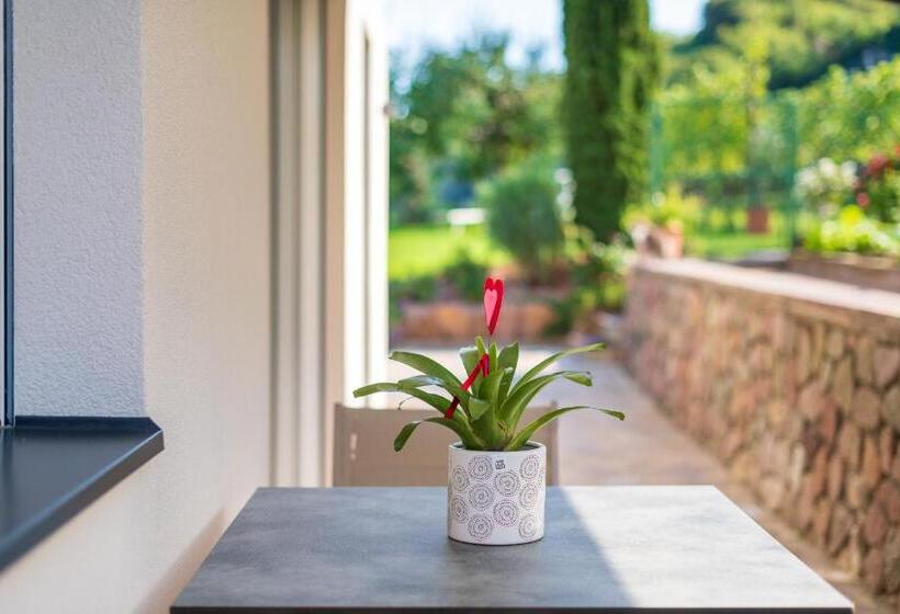 تختخواب و صبحانه Haus Stolz