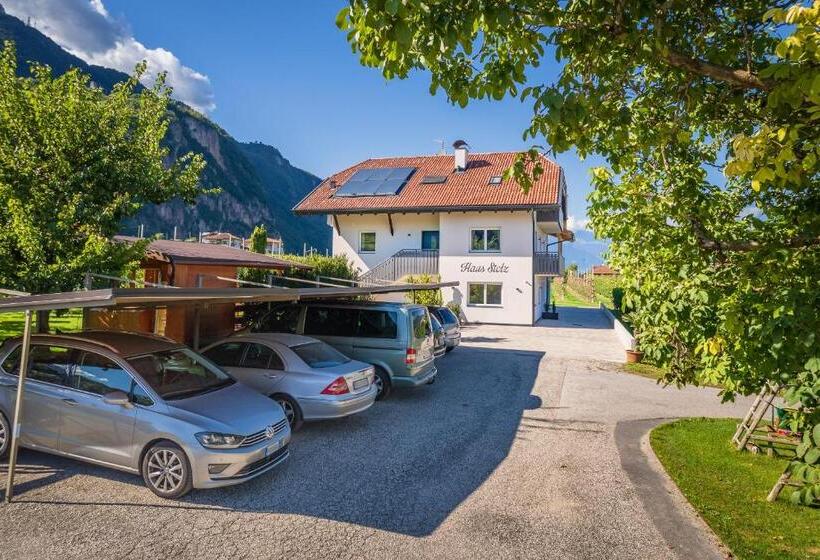 تختخواب و صبحانه Haus Stolz