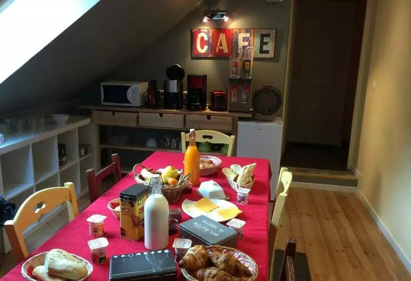 ベッドアンドブレックファースト La Caronnière