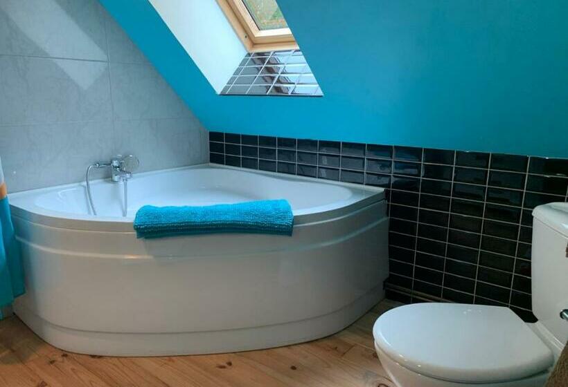 مبيت وإفطار La Caronnière