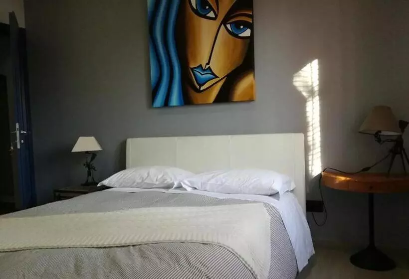 ベッドアンドブレックファースト La Fenice