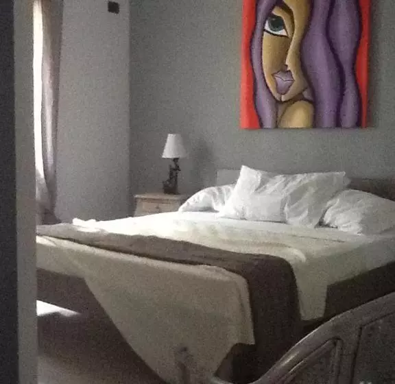 ベッドアンドブレックファースト La Fenice