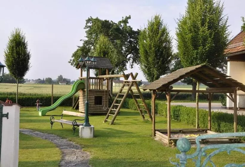 ホテル Garni Mittelpunkt Europa Gmbh