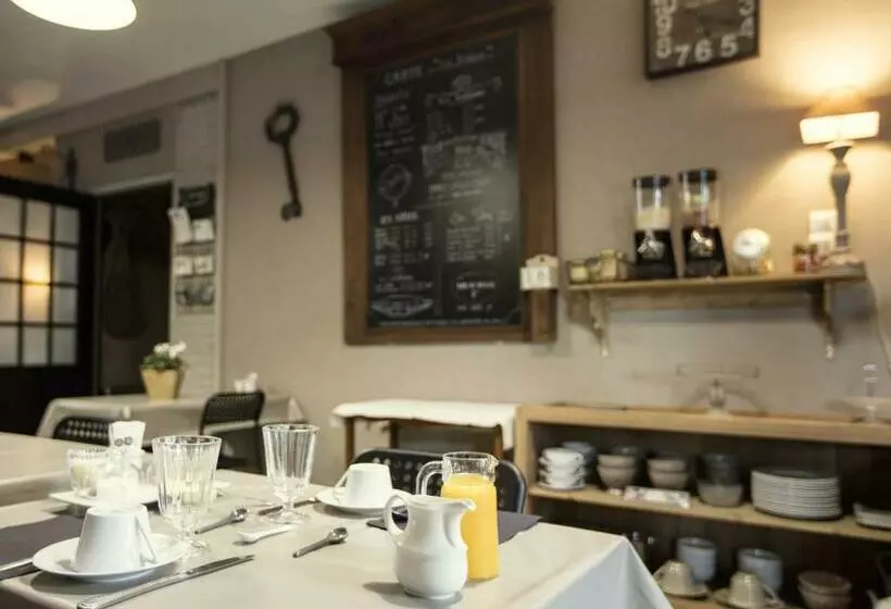 Majatalo Aux Petits Bonheurs