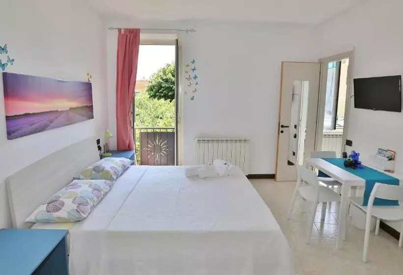 ペンション Camera Molly