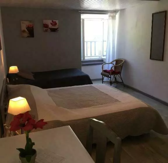 تختخواب و صبحانه Chambres D Hãƒâ´tes Eslias