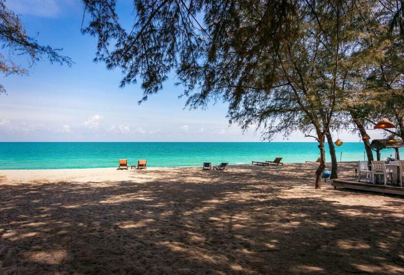 Bed and Breakfast Mumsa Beach Resort & Restaurant