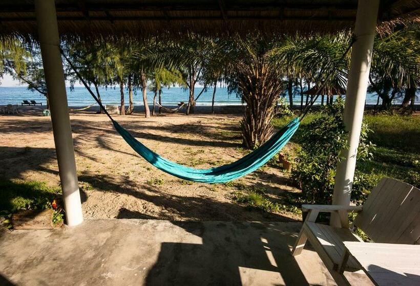 Bed and Breakfast Mumsa Beach Resort & Restaurant