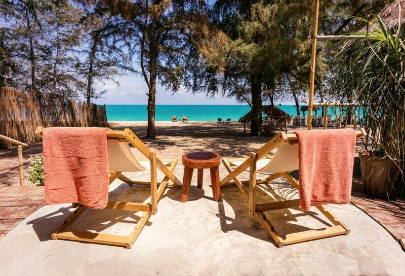 Bed and Breakfast Mumsa Beach Resort & Restaurant