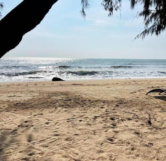 Bed and Breakfast Mumsa Beach Resort & Restaurant