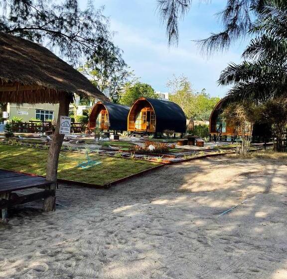 Bed and Breakfast Mumsa Beach Resort & Restaurant