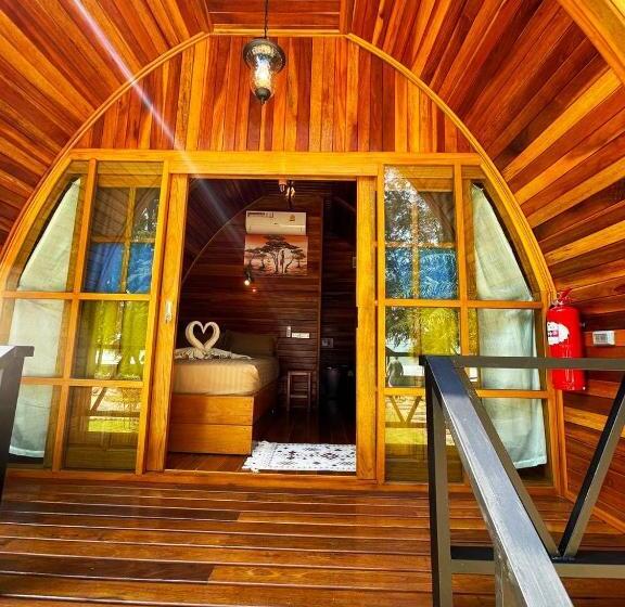 Bed and Breakfast Mumsa Beach Resort & Restaurant