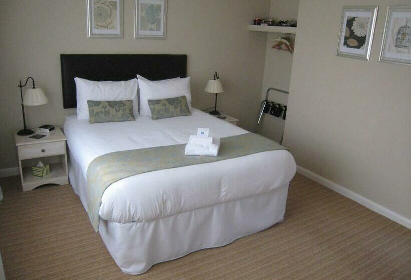 مبيت وإفطار Oak Tree Lodge & Holiday Parking