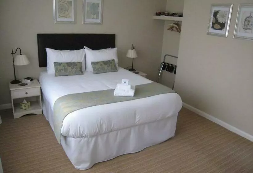 ベッドアンドブレックファースト Oak Tree Lodge & Holiday Parking