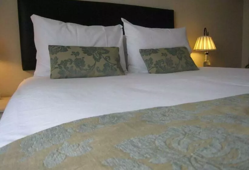 ベッドアンドブレックファースト Oak Tree Lodge & Holiday Parking