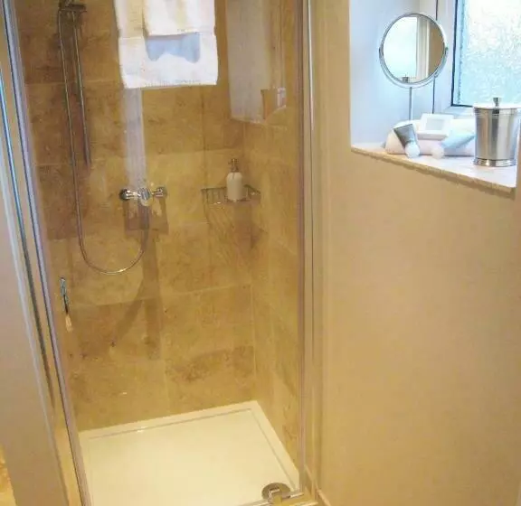 ベッドアンドブレックファースト Oak Tree Lodge & Holiday Parking