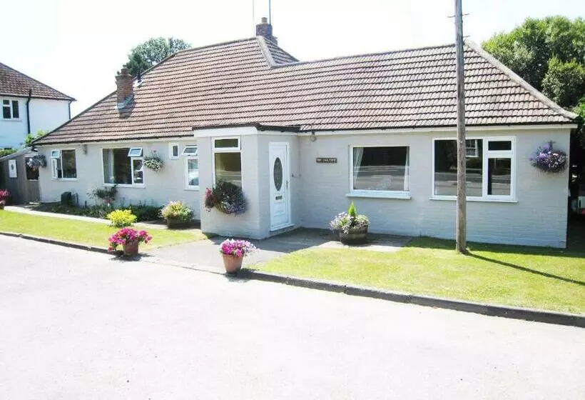 ベッドアンドブレックファースト Oak Tree Lodge & Holiday Parking