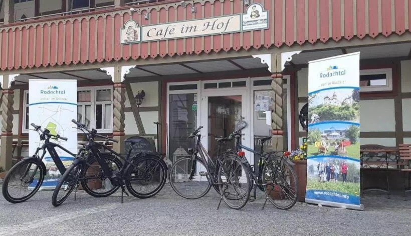 Pensão Café Im Hof  Bed & Breakfast