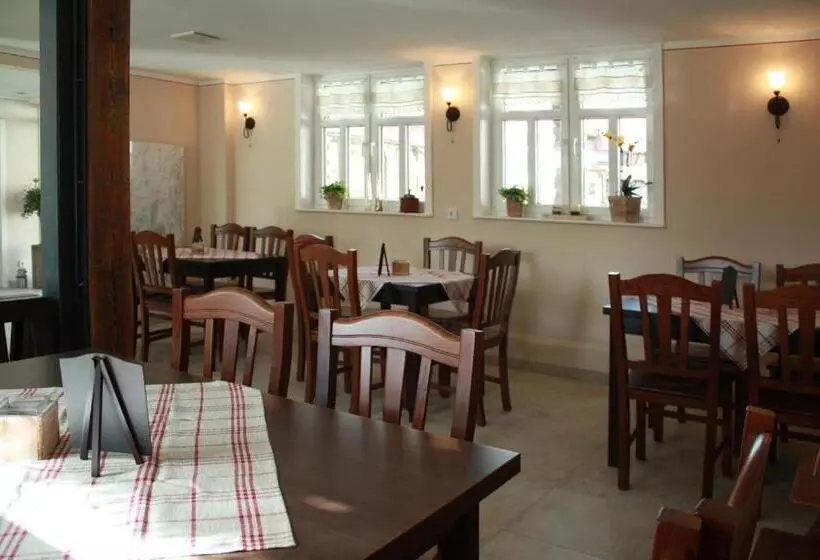 Pensão Café Im Hof  Bed & Breakfast