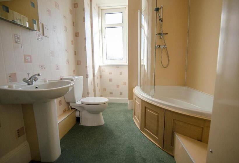 بنسيون Elgin City Centre Torr House